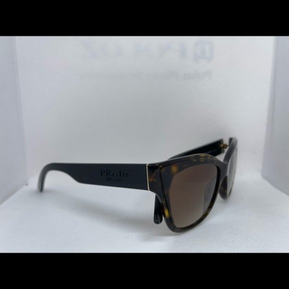 BNWOT Prada Cat Eye Sunglasses